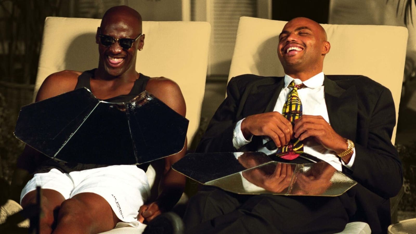 'I give homeless people money, and he smacks my hand' - Charles Barkley on how insanely cheap Michael Jordan is