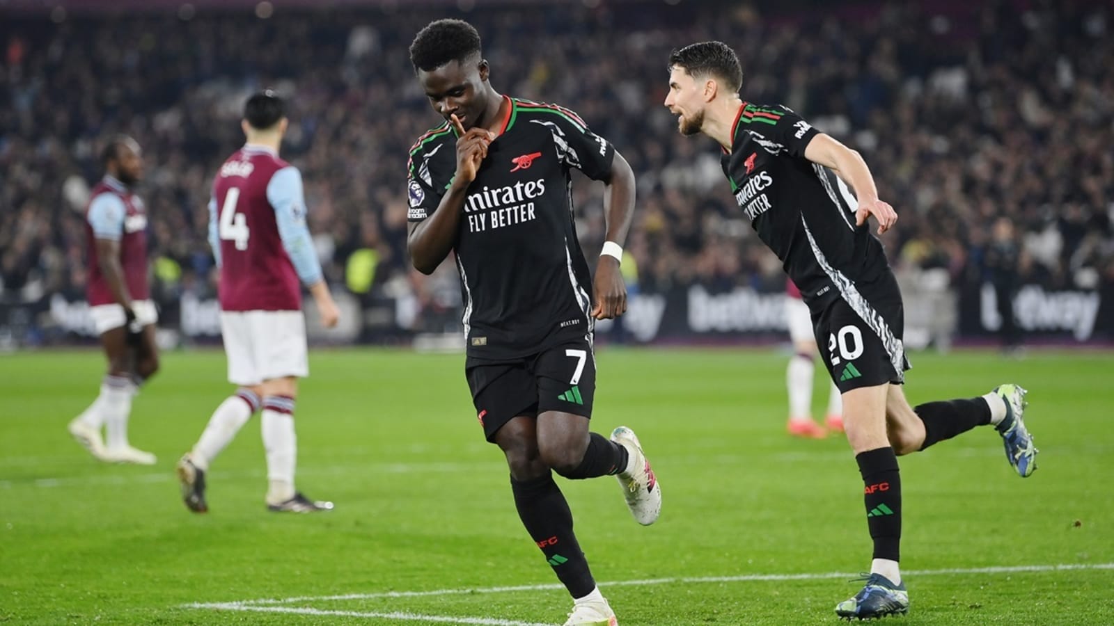 Darren Bent includes Arsenal man in top five Premier League players right now