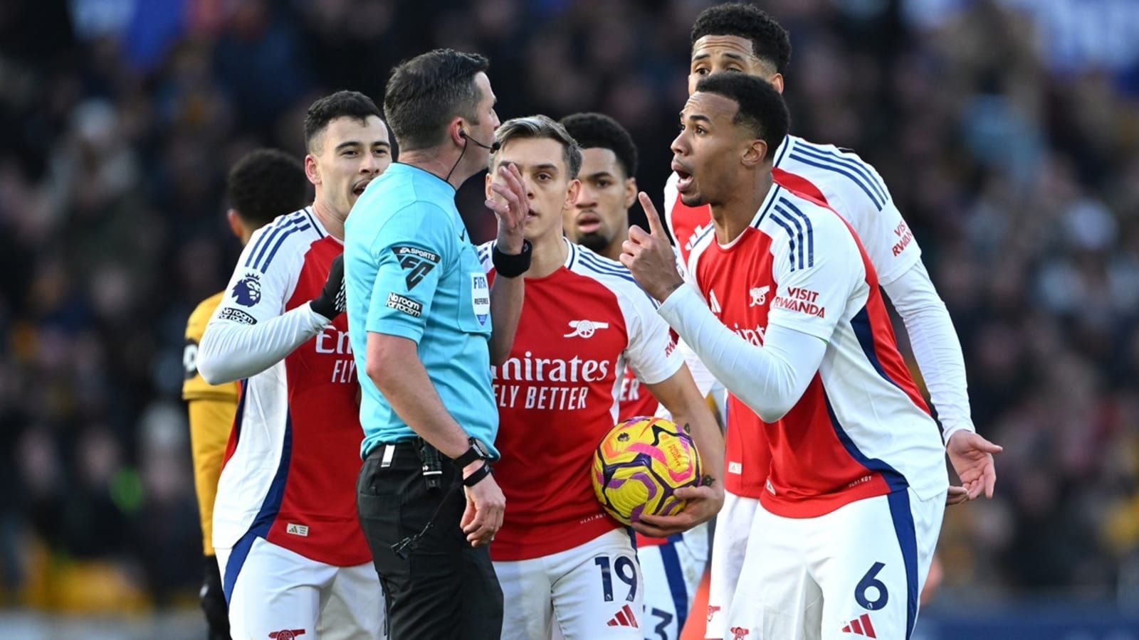 Gary Neville blames Mikel Arteta for how Arsenal fans see officials