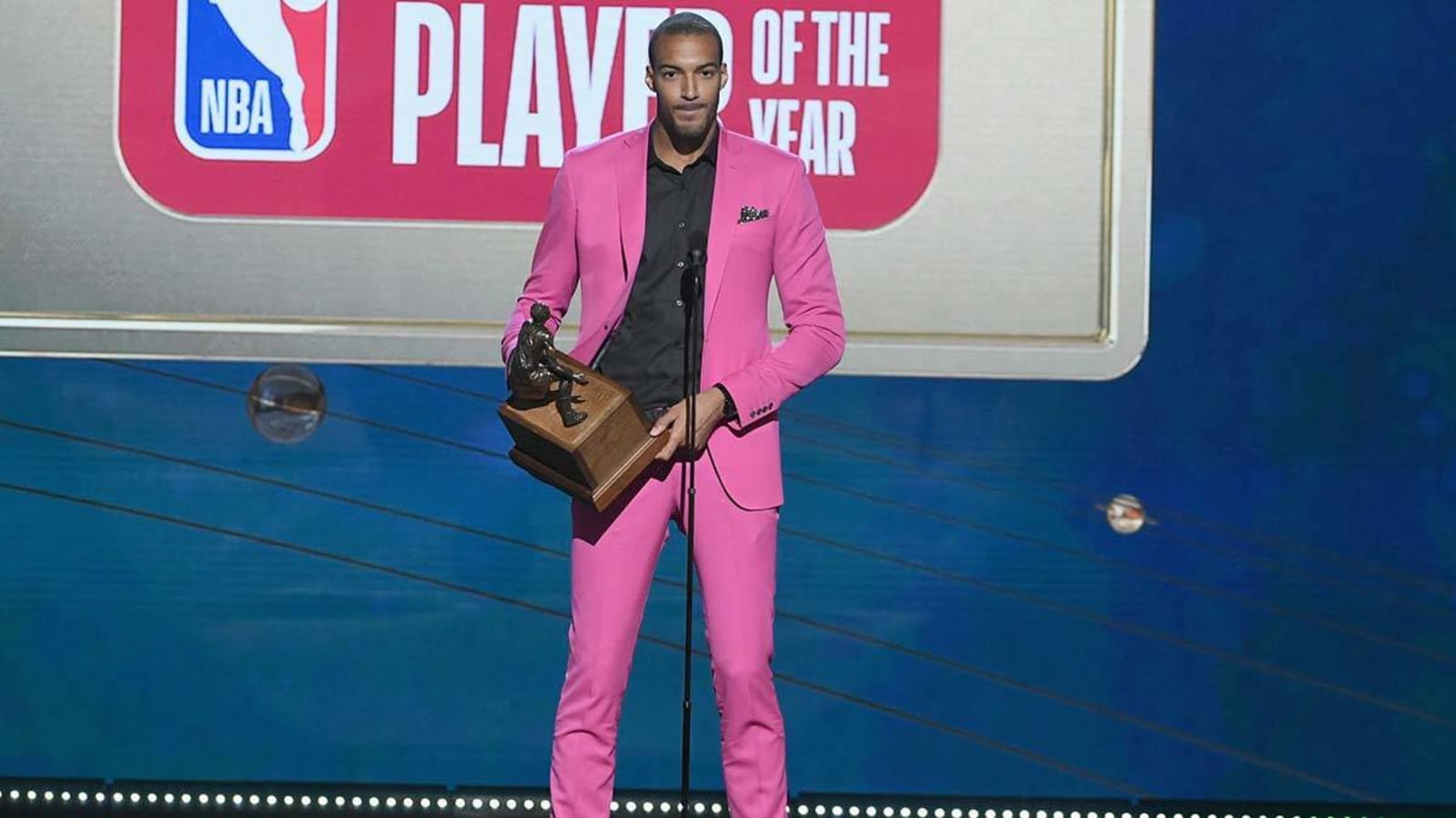 FanDuel bettor set to make over $110,000 off NBA’s end of season awards