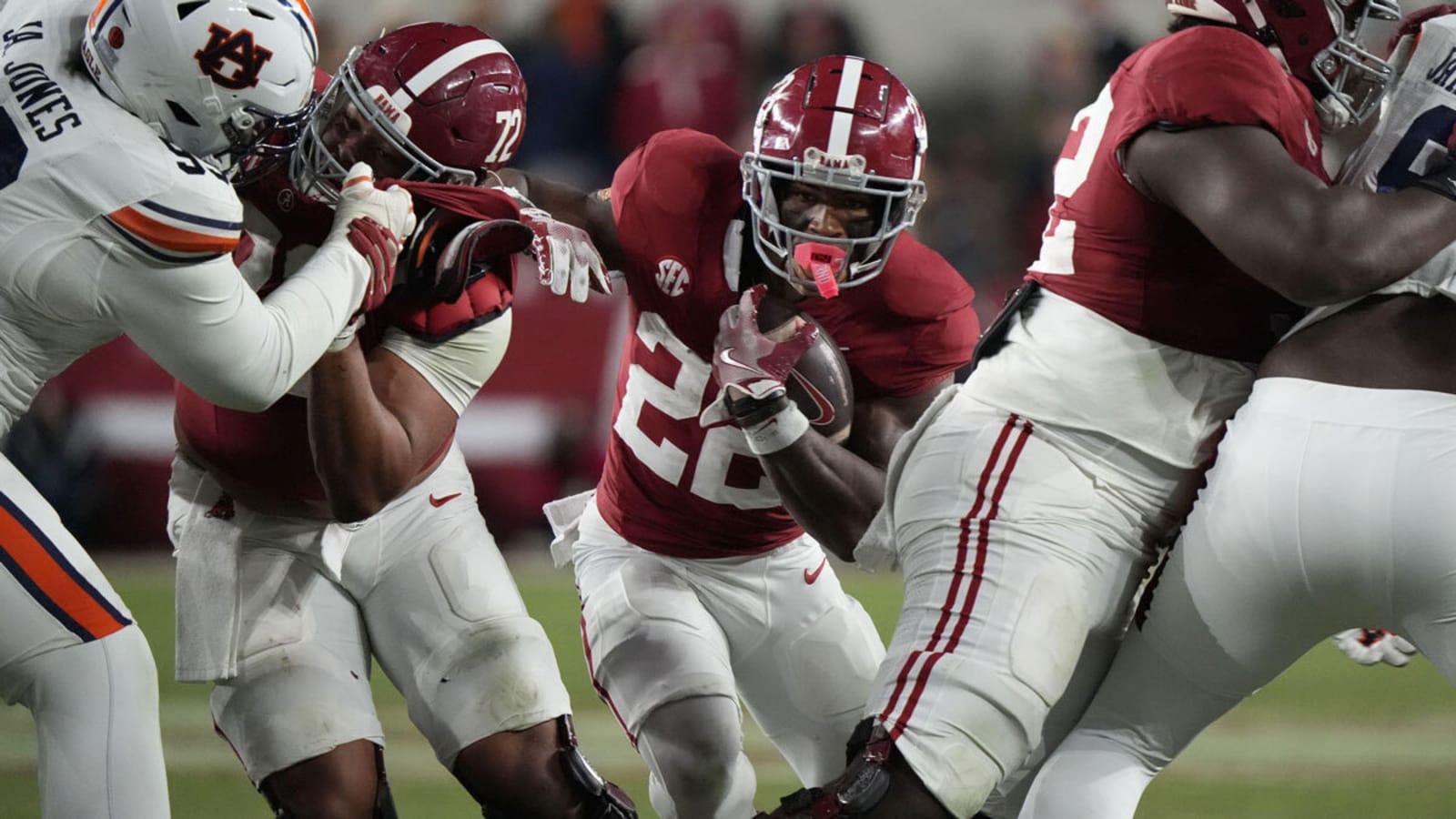 Alabama football RB makes major transfer portal decision Yardbarker