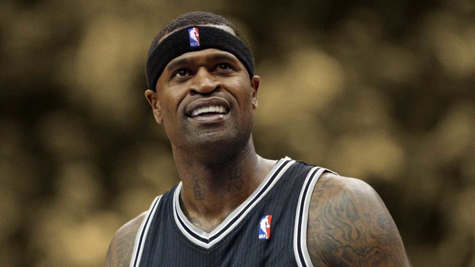 Stephen Jackson reveals a hilarious moment after Malice at the Palace: 'When I&#39;m trying to break it up, you motherf***ers hit me in my mouth'