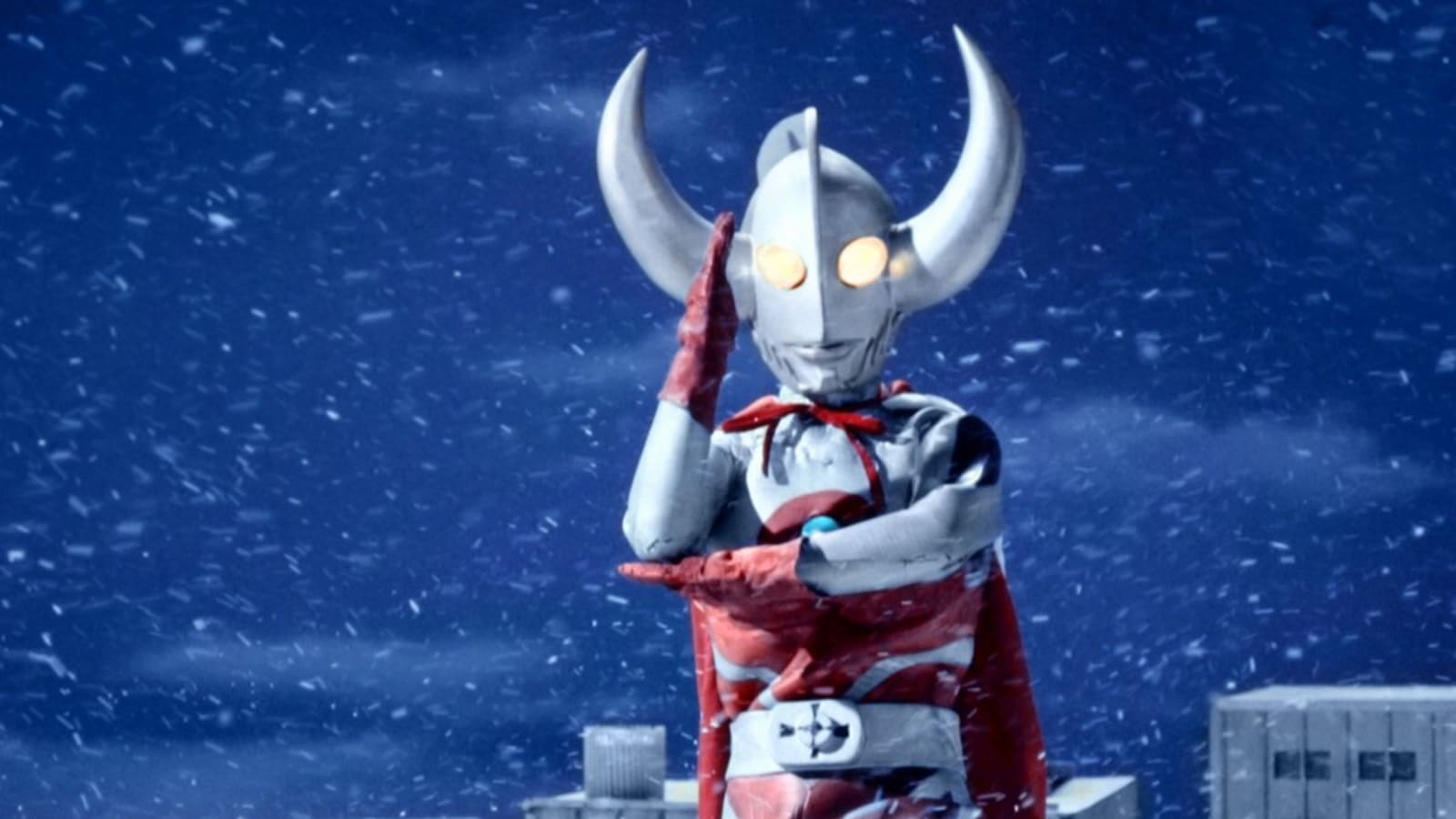 ULTRAMAN Meets Santa in a Holiday-Themed Marathon