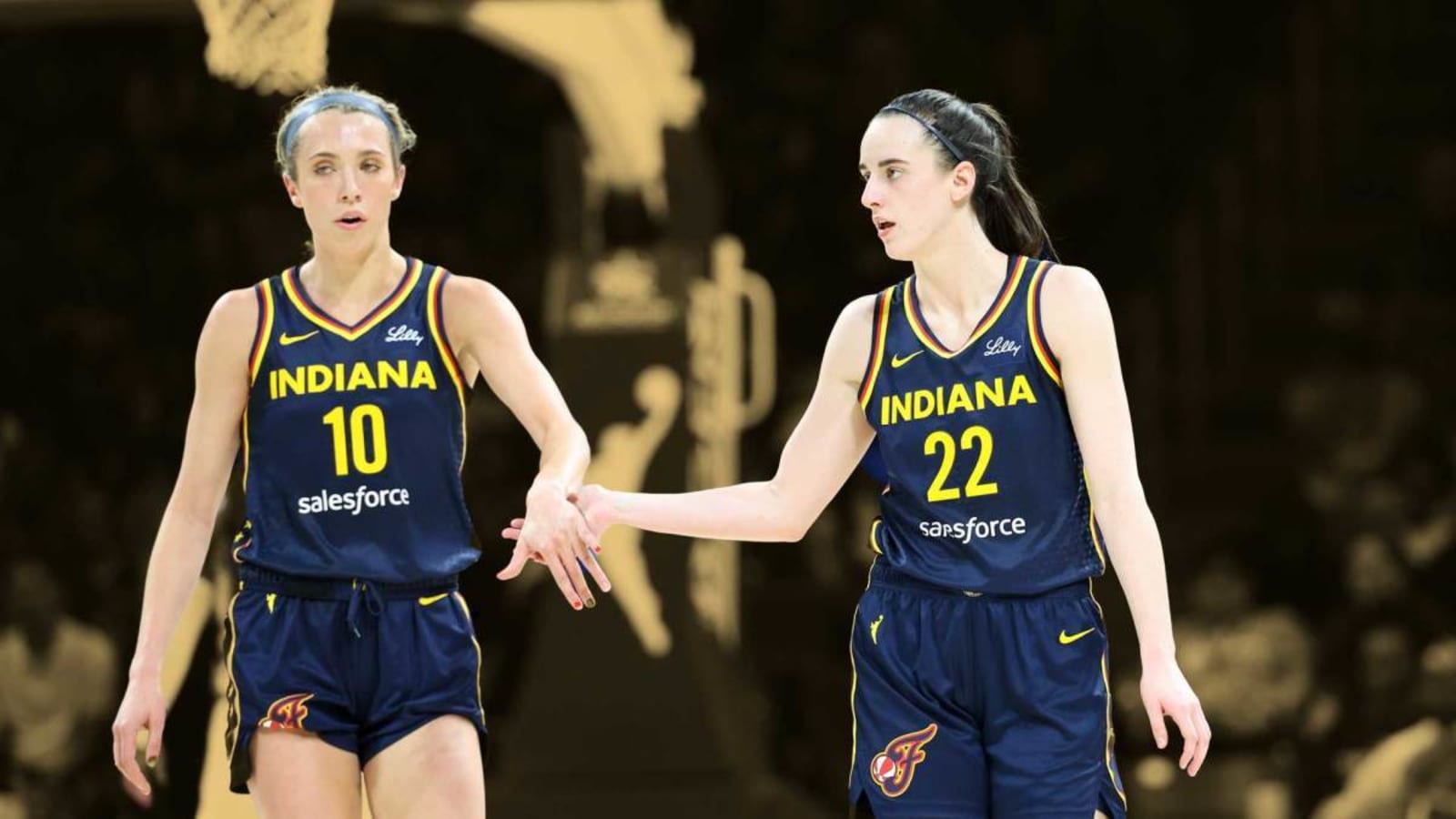 Indiana Fever guard Lexie Hull dishes on Caitlin Clark&#39;s underrated passing skills: 'I definitely got passes when I wasn&#39;t expecting to get'