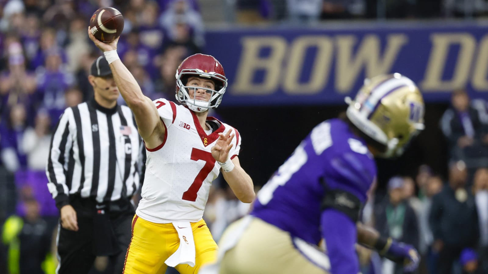 Miller Moss leaves USC football for Louisville