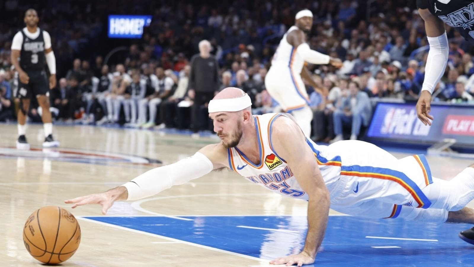 Thunder&#39;s Alex Caruso Gives Honest Opinion on Absence of Isaiah Hartenstein