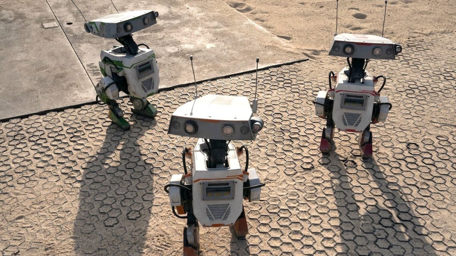 BDX Droids, an Anzellan Animatronic, and the Mandalorian and Grogu Coming to Disney’s STAR WARS: GALAXY’S EDGE
