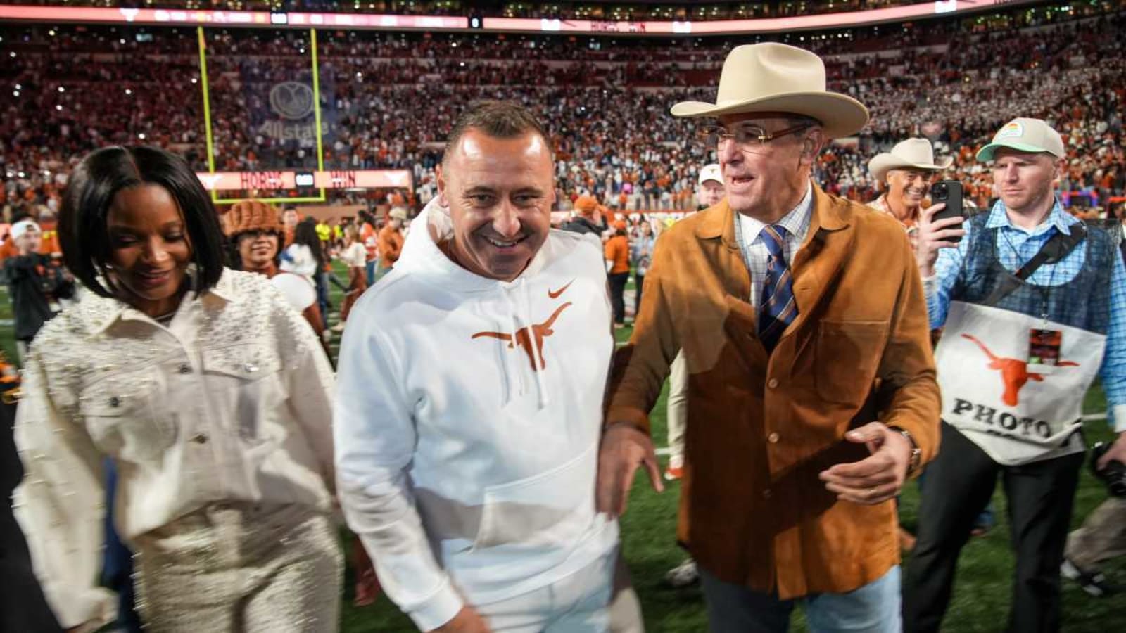 Hook ‘em wins big – Texas Longhorns land third five-star commitment over the Georgia Bulldogs to close out a strong week