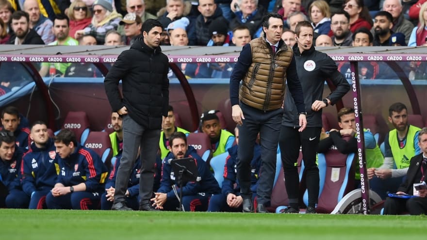 Gary Neville thinks Arsenal should worry about only Man City in title race