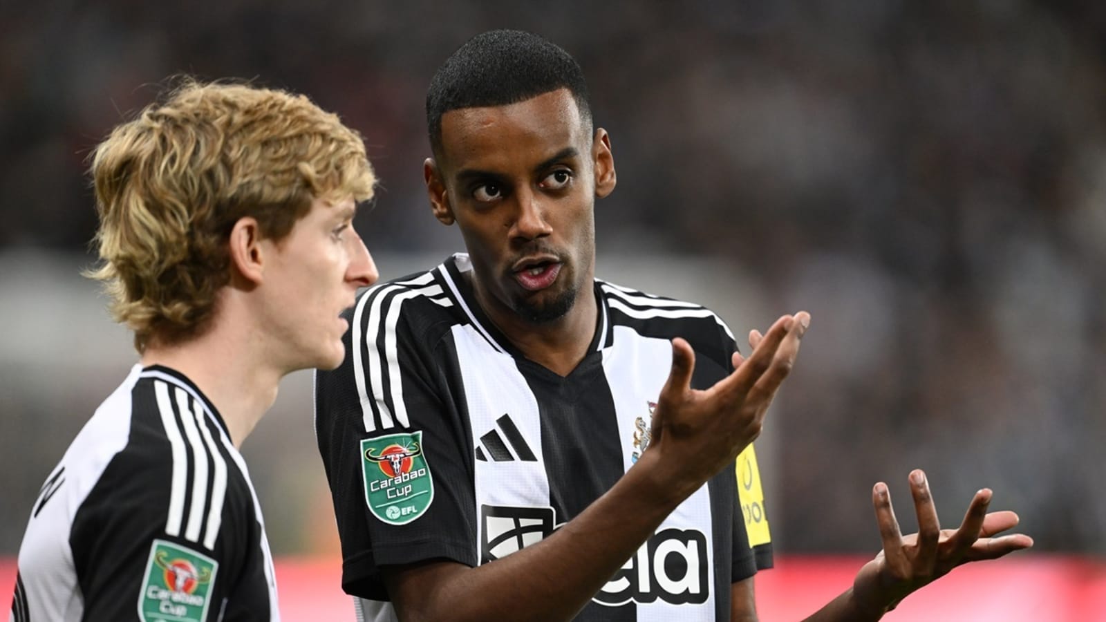 Newcastle move for Elanga hints at possible Isak sale. Arsenal monitoring.