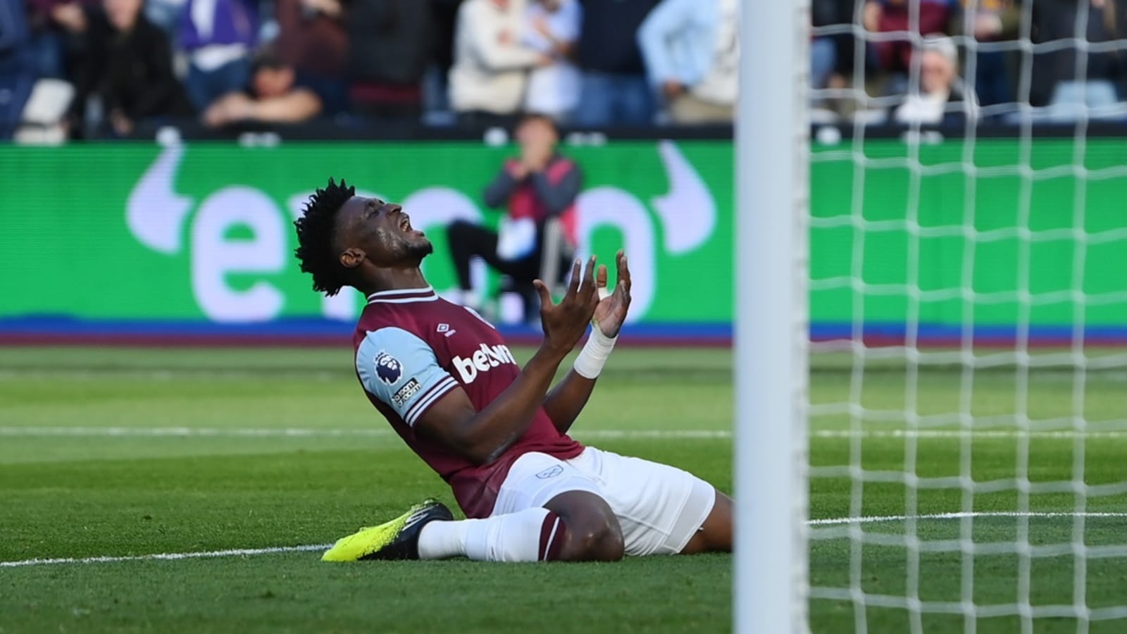 Arsenal target picks between them and Tottenham