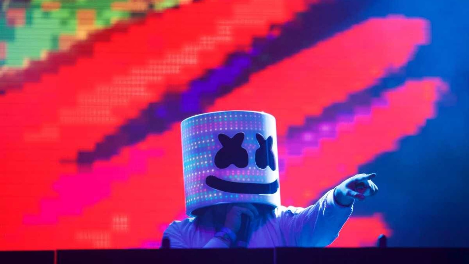 Marshmello Performs DJ Set on Top of The Wiener&#39;s Circle