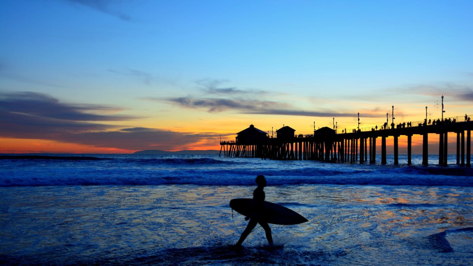 The 5 Best Night Surfing Destinations in the U.S.