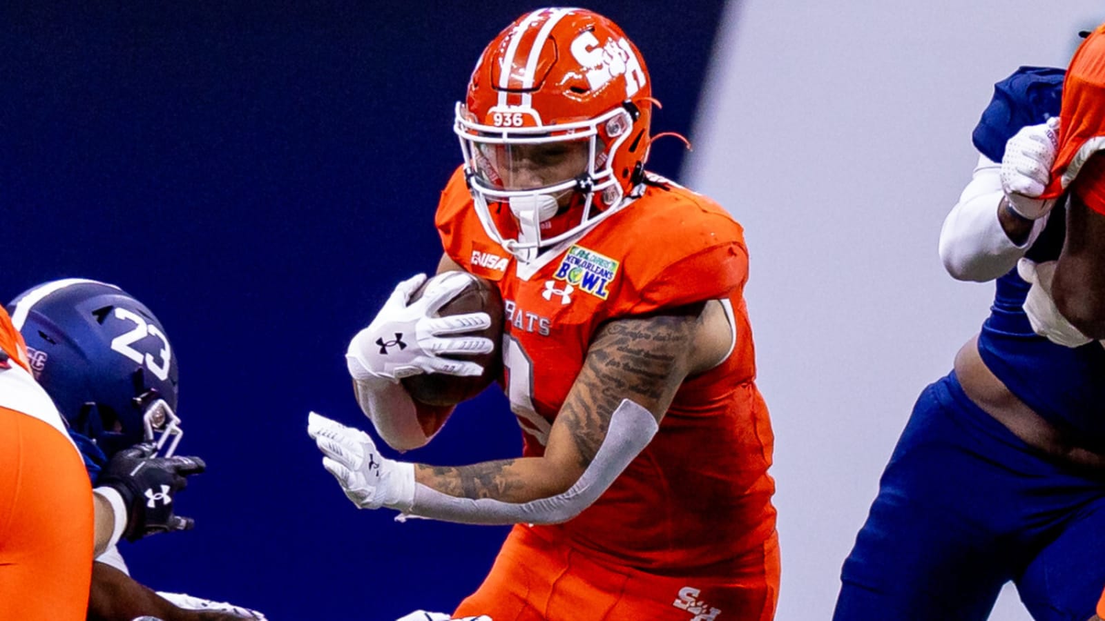 2,500-Yard Running Back Transferring to AAC Program