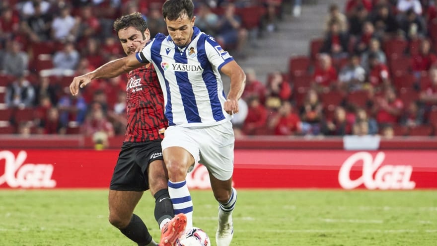 Pundit insists Arsenal needs more than one big signing this summer