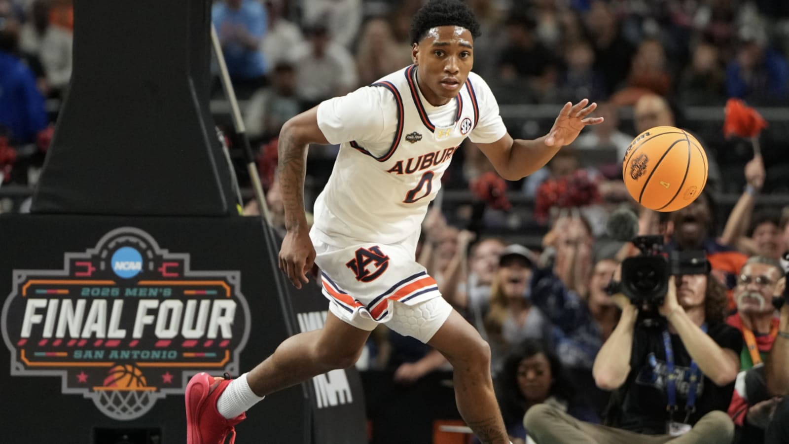 Auburn Star Tahaad Pettiford Makes Major Career Announcement