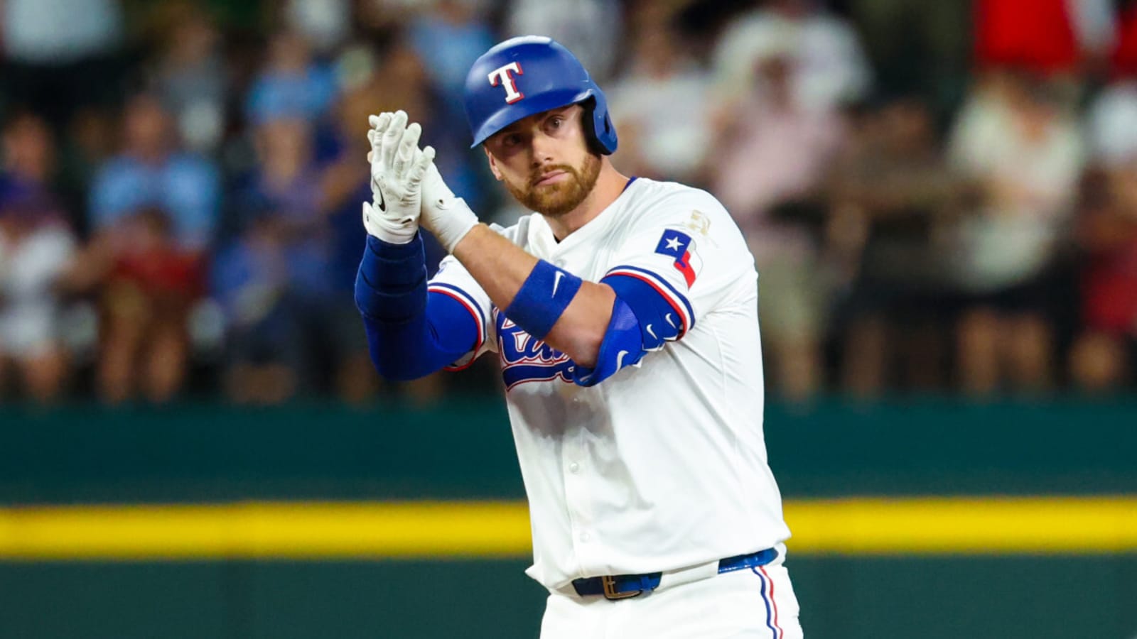 Cubs Reportedly Close to Terms with Catcher Carson Kelly