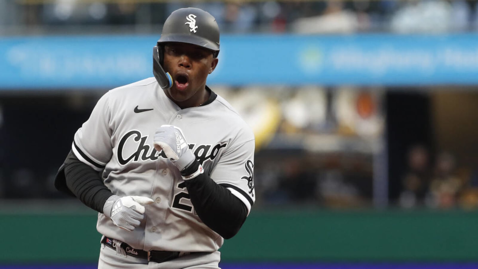 White Sox to Call Up Oscar Colas with Yoan Moncada Injured