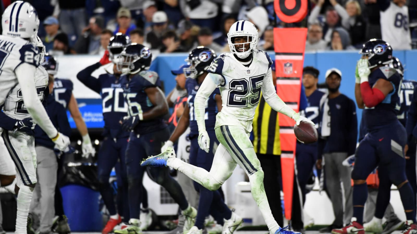 Chicago Bears Sign Nahshon Wright to a One-Year Deal
