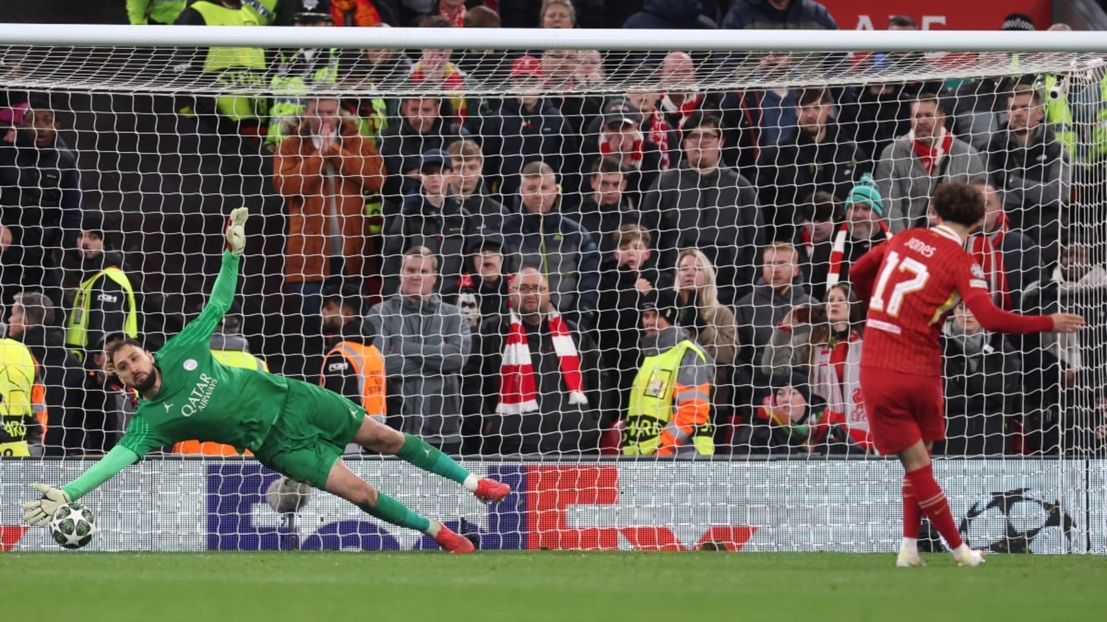 'What happened…' – Jamie Carragher noticed worrying thing about Liverpool’s shoot-out defeat to PSG