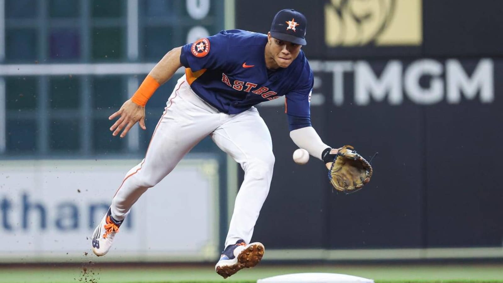 Astros Receive Positive Injury News on Peña