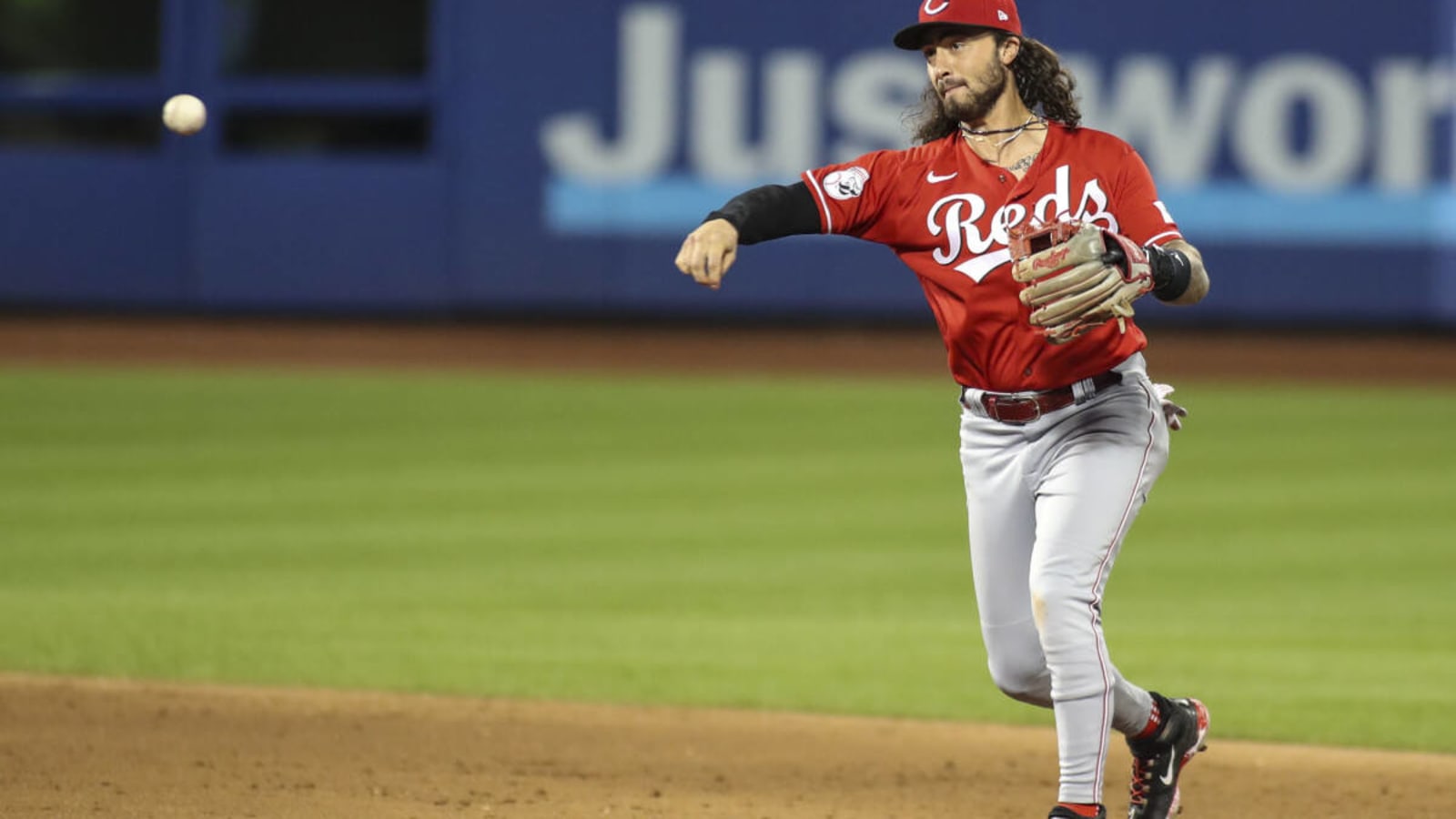 Cincinnati Reds Agree to Multi-Year Contract With Former Rookie of the Year