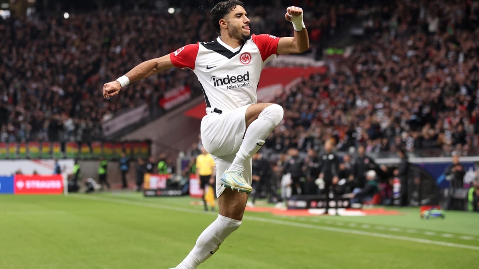 Man Utd considers stealing a march on Arsenal by signing their target in January