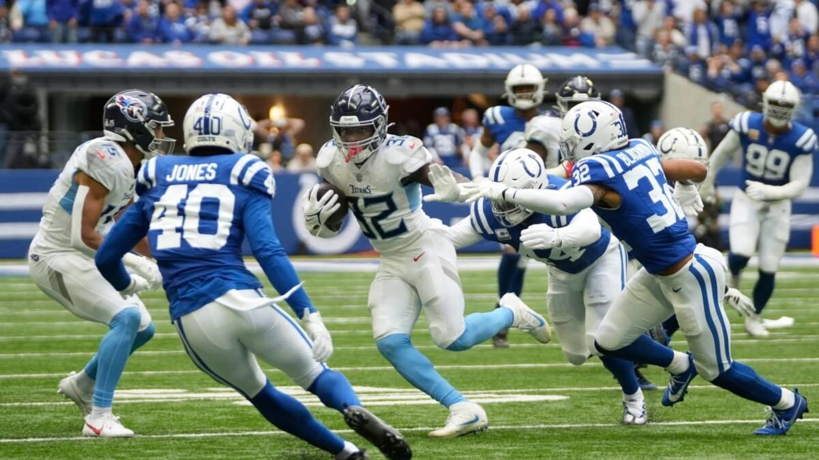 Watch: Tyjae Spears Scores his 1st Touchdown for the Tennessee Titans on 19-Yard Run