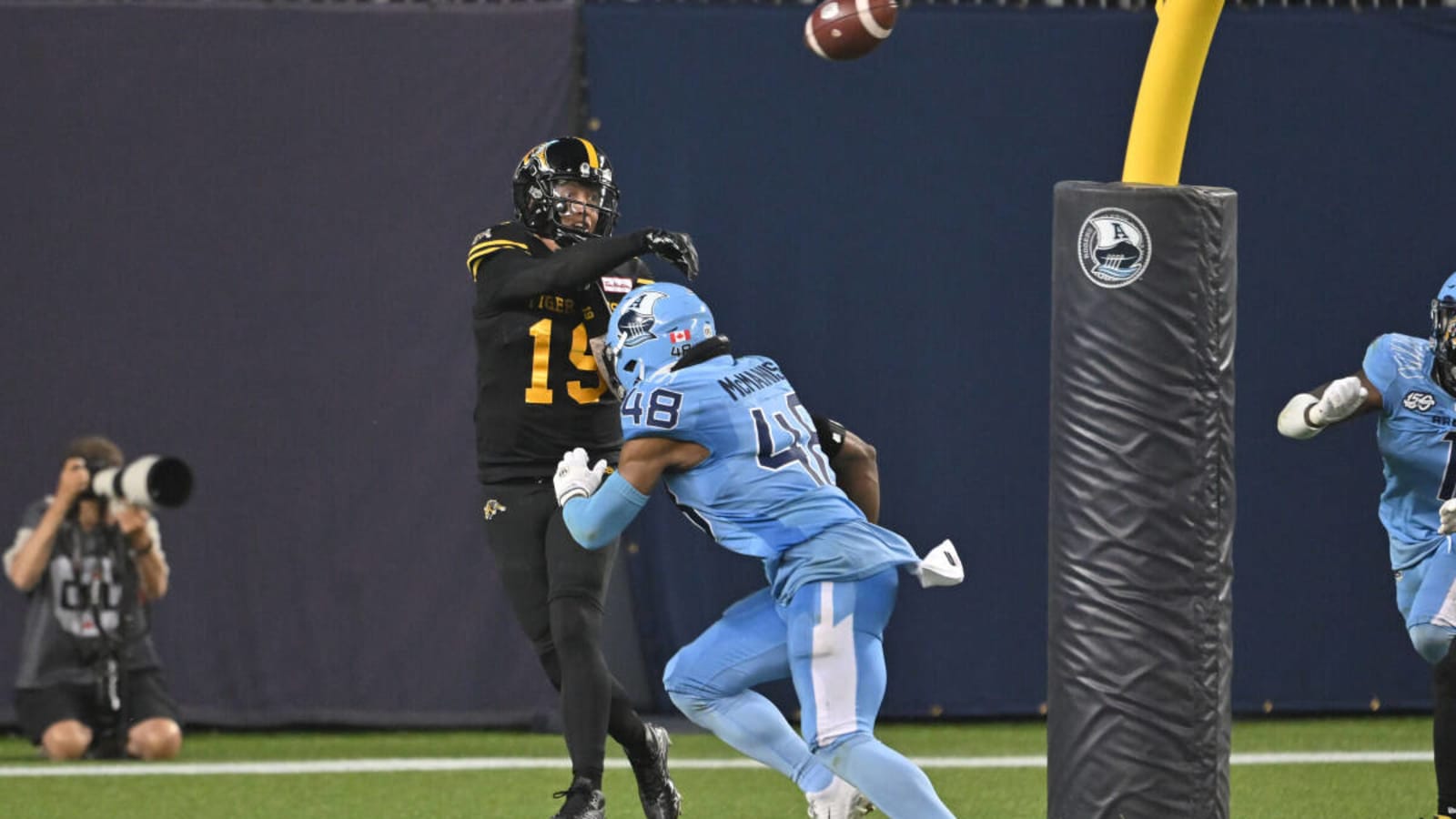 Tiger-Cats QB Bo Levi Mitchell Restructures Contract
