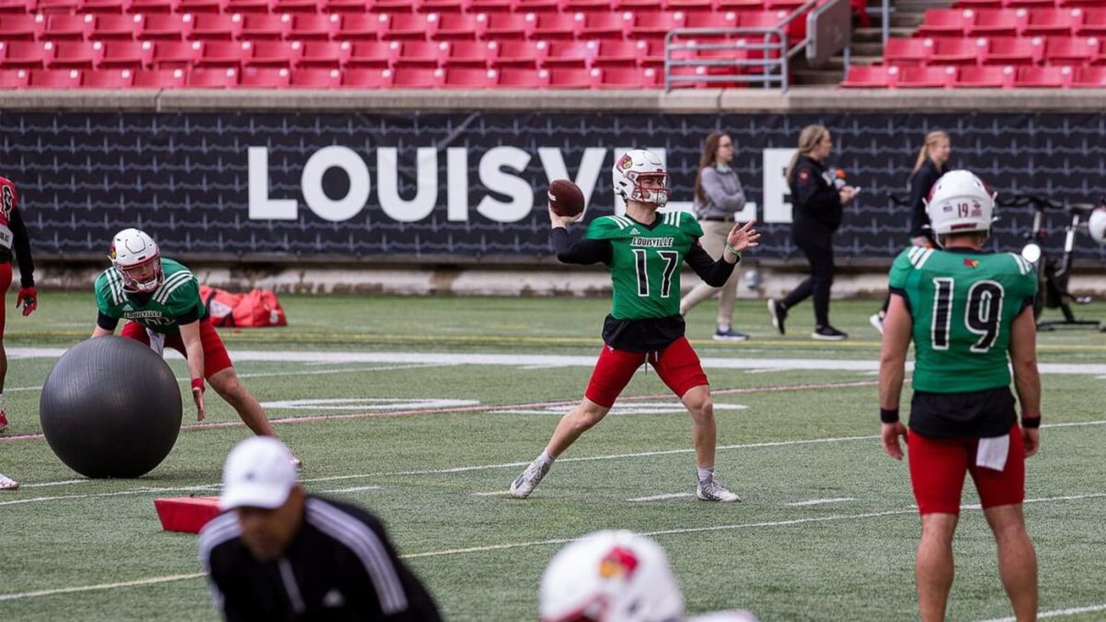 Watch: Brian Brohm, Louisville QBs Talk Start of Spring Practice