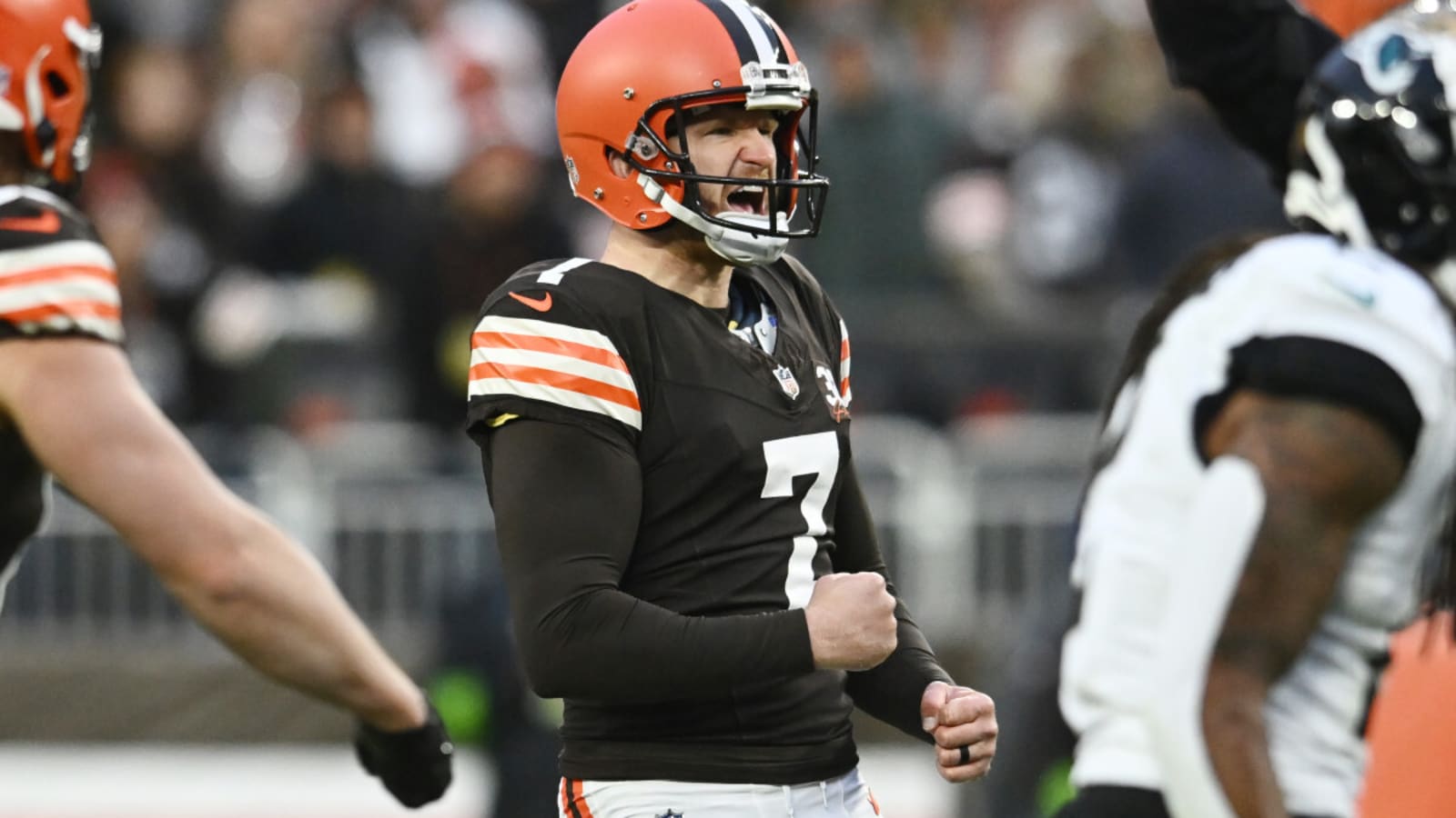 Browns&#39; savvy investment in Dustin Hopkins paying off with long-term contract extension