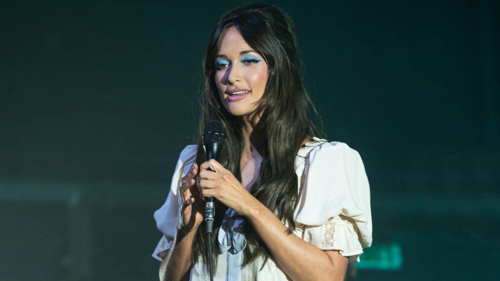 Superstar Walks Down Nashville's Broadway Unnoticed by Crowd