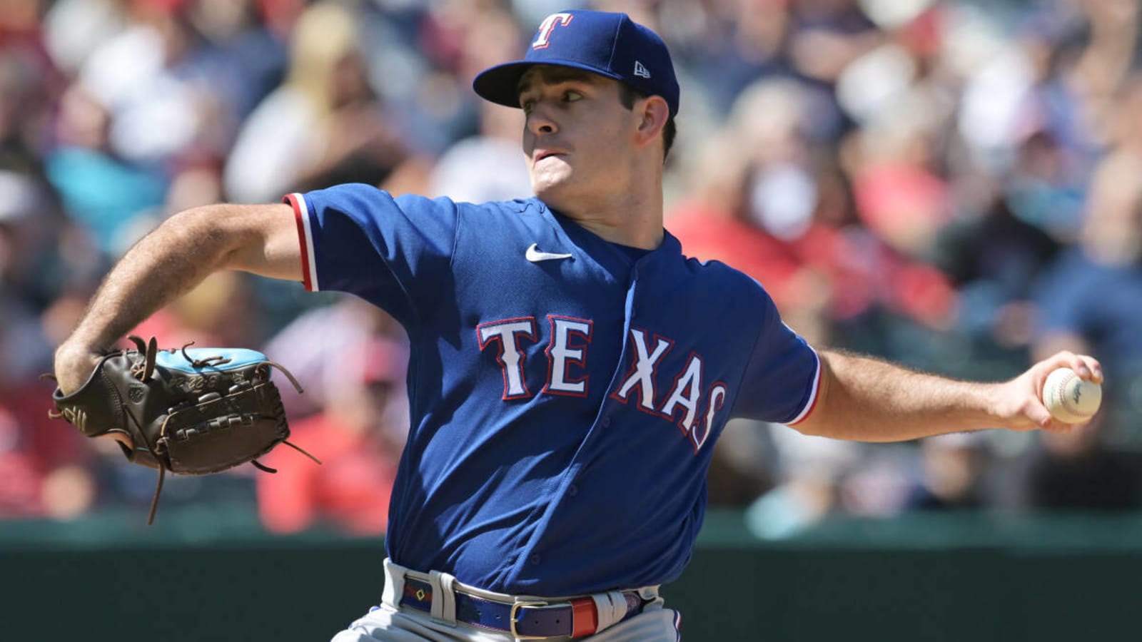 Cody Bradford Looking to &#39;Channel Command&#39; in Spring Training from Rangers&#39; Bullpen