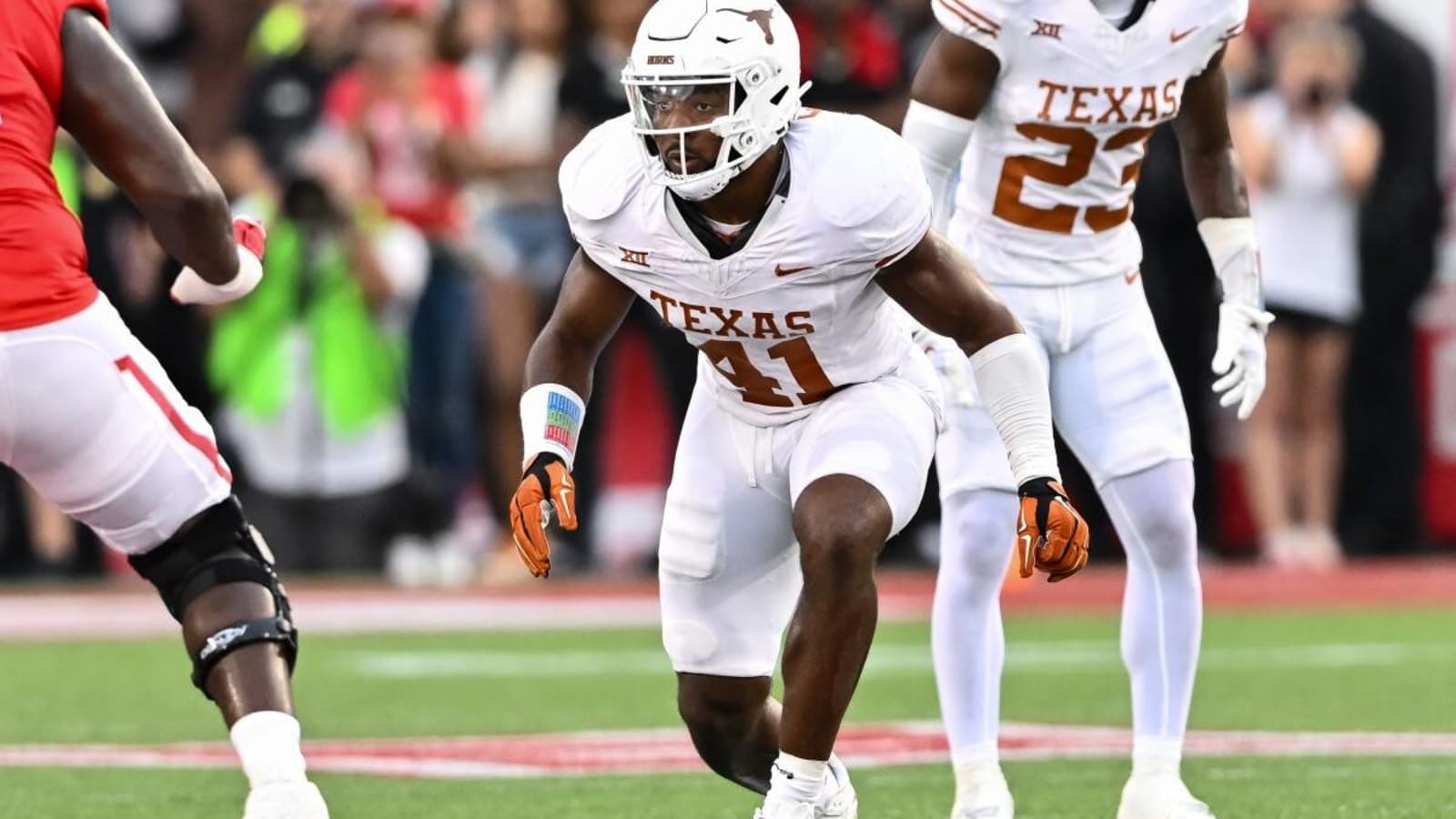 Texas Longhorn LB Selected as Award Semifinalist