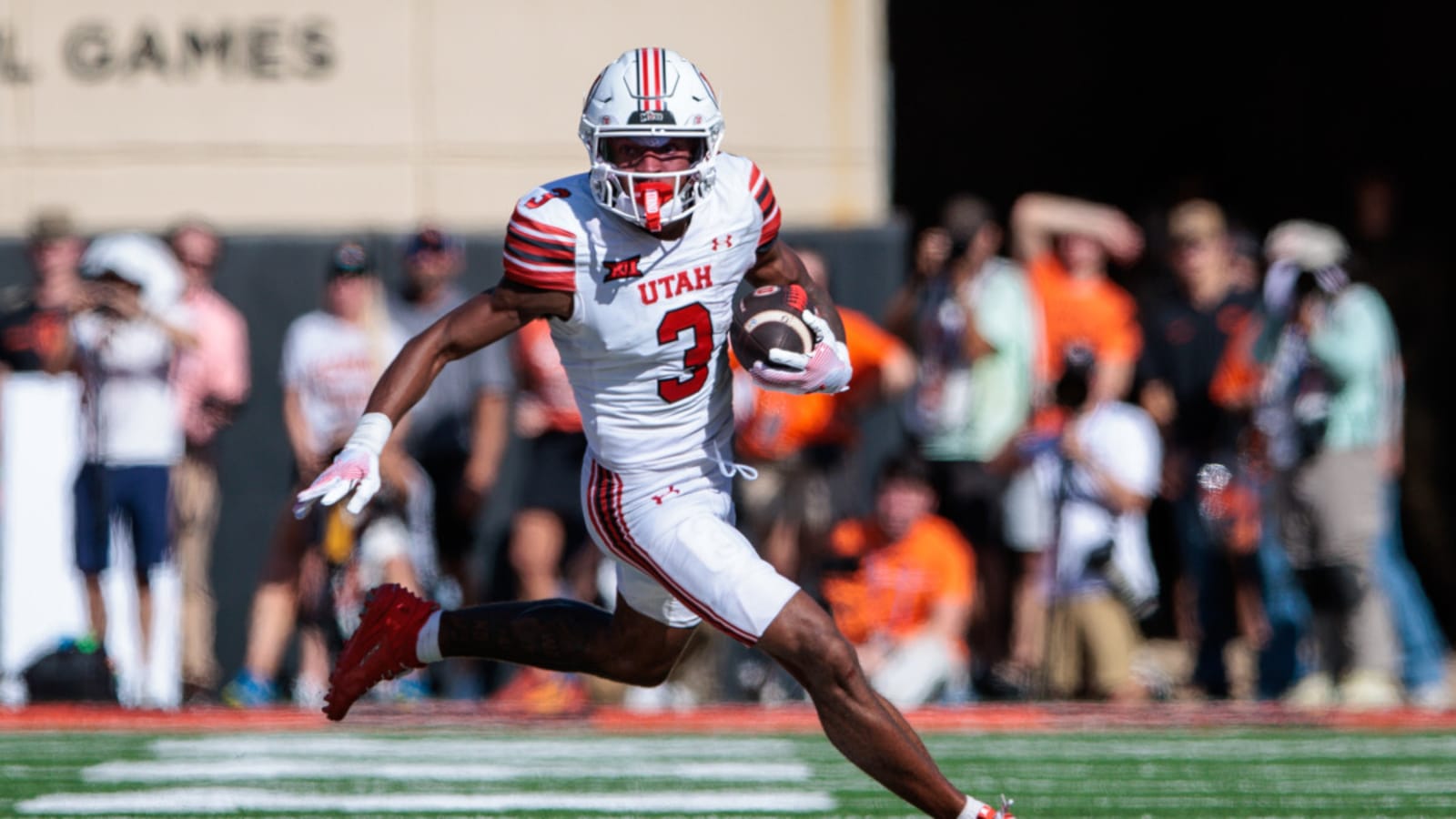 Utah Dealt Unfortunate News on Star WR Dorian Singer