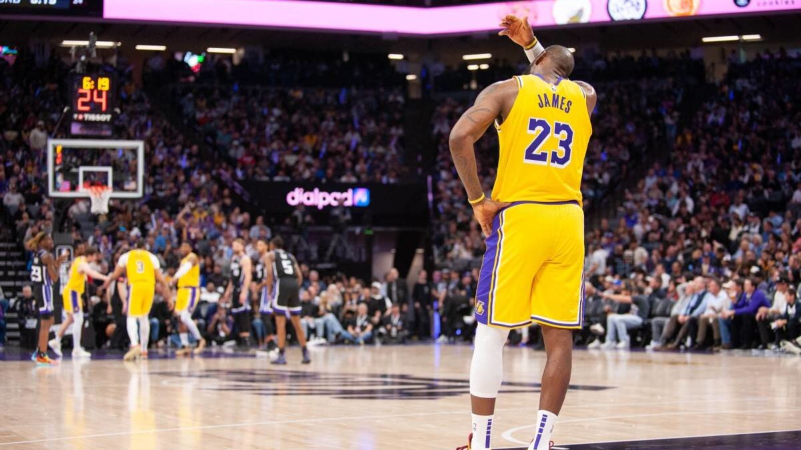 James Worthy Takes Shot at Lakers About Their Effort Against Kings