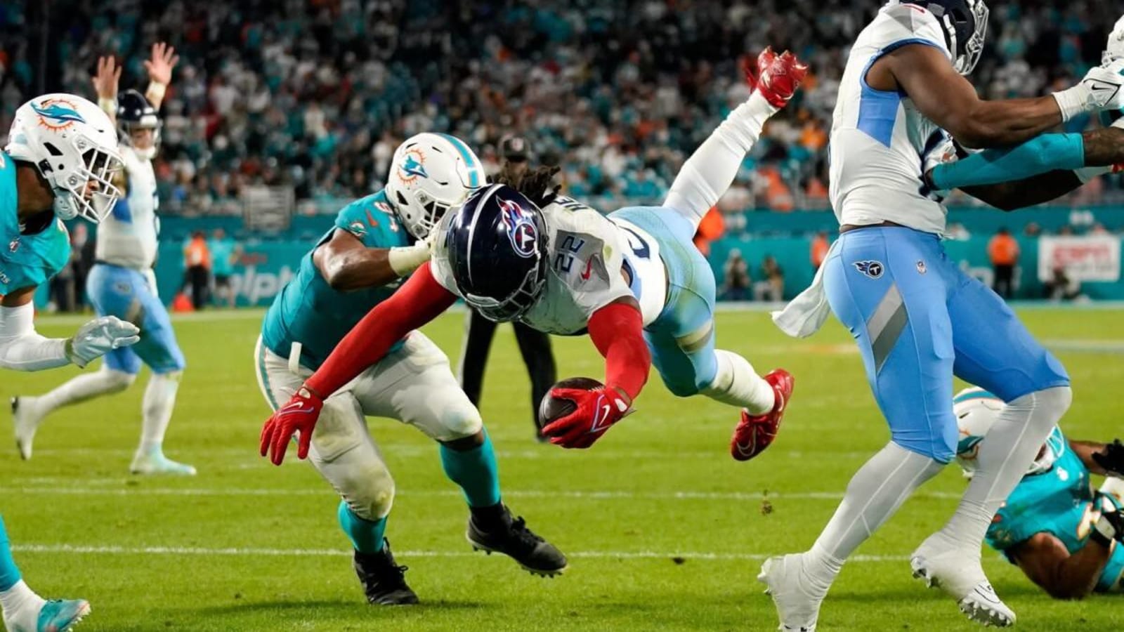 Could Derrick Henry Beef Up Dolphins Run Game?