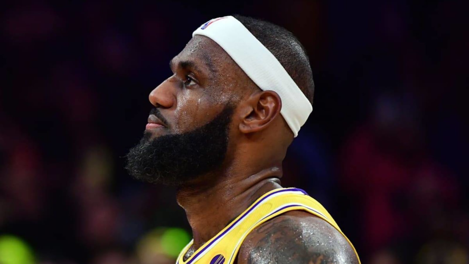  LeBron James Leaves Historic Night Early With Injury