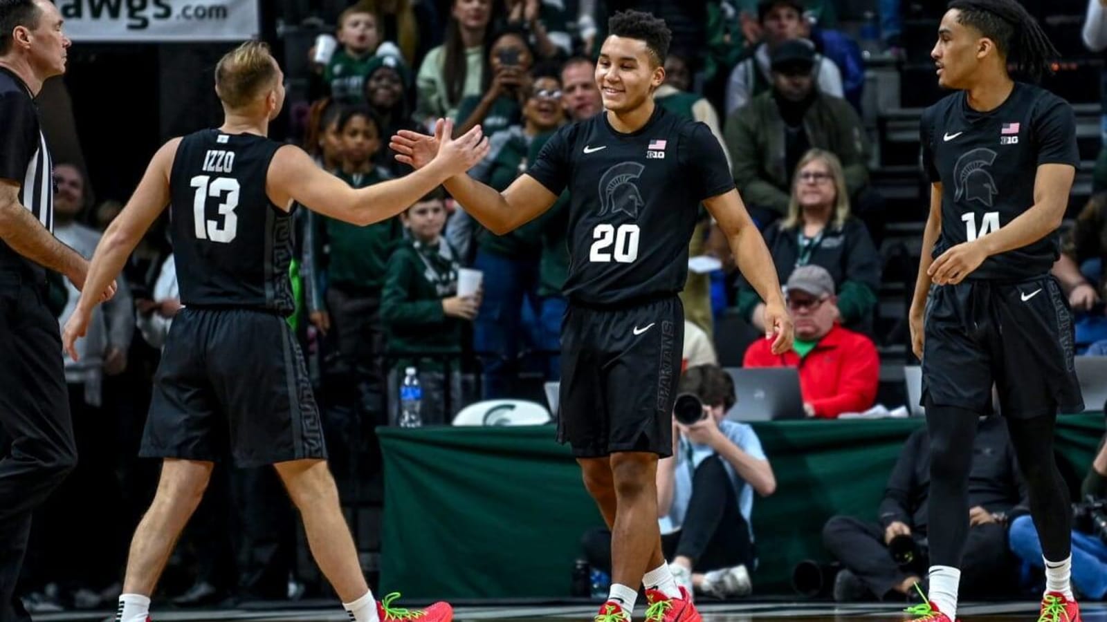 VIDEO: Nick Sanders, son of Barry, hits 3-pointer for first career points at Michigan State