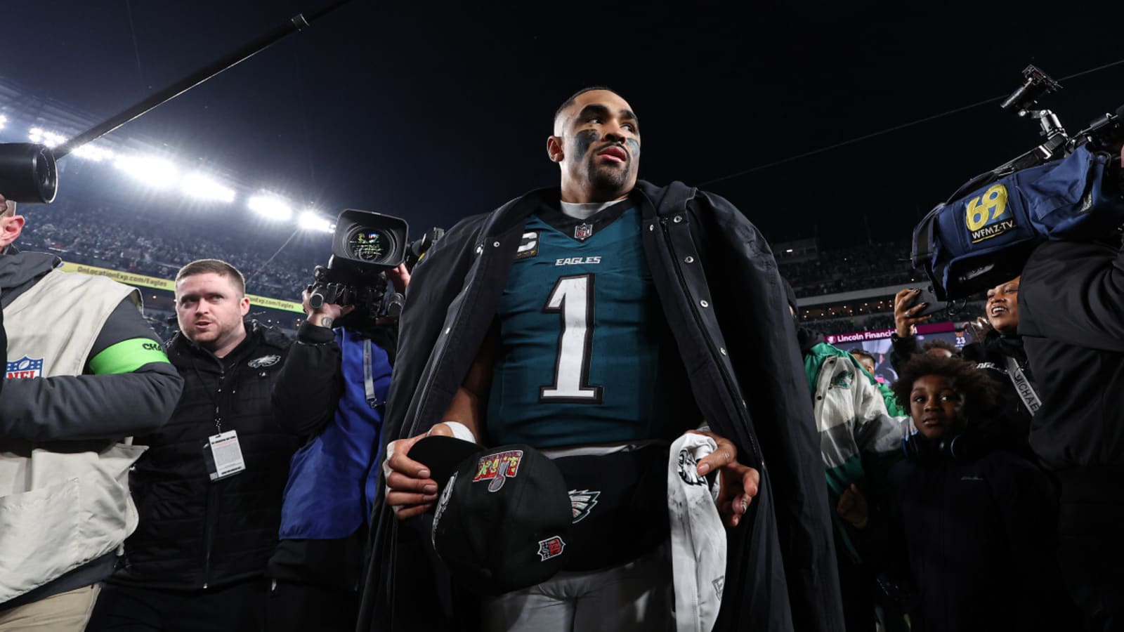 Jason Kelce Reacts to Viral Jalen Hurts Pic After Eagles Clinch Super Bowl Trip