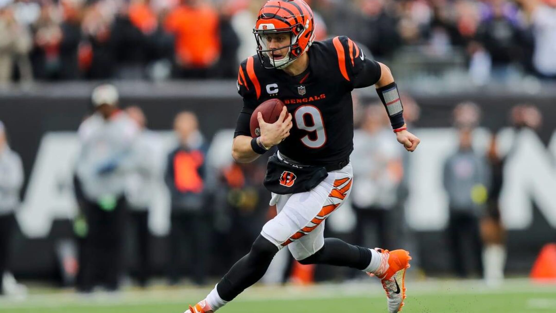 Joe Burrow Wears Bucket Hat & Dunks before Bengals Game