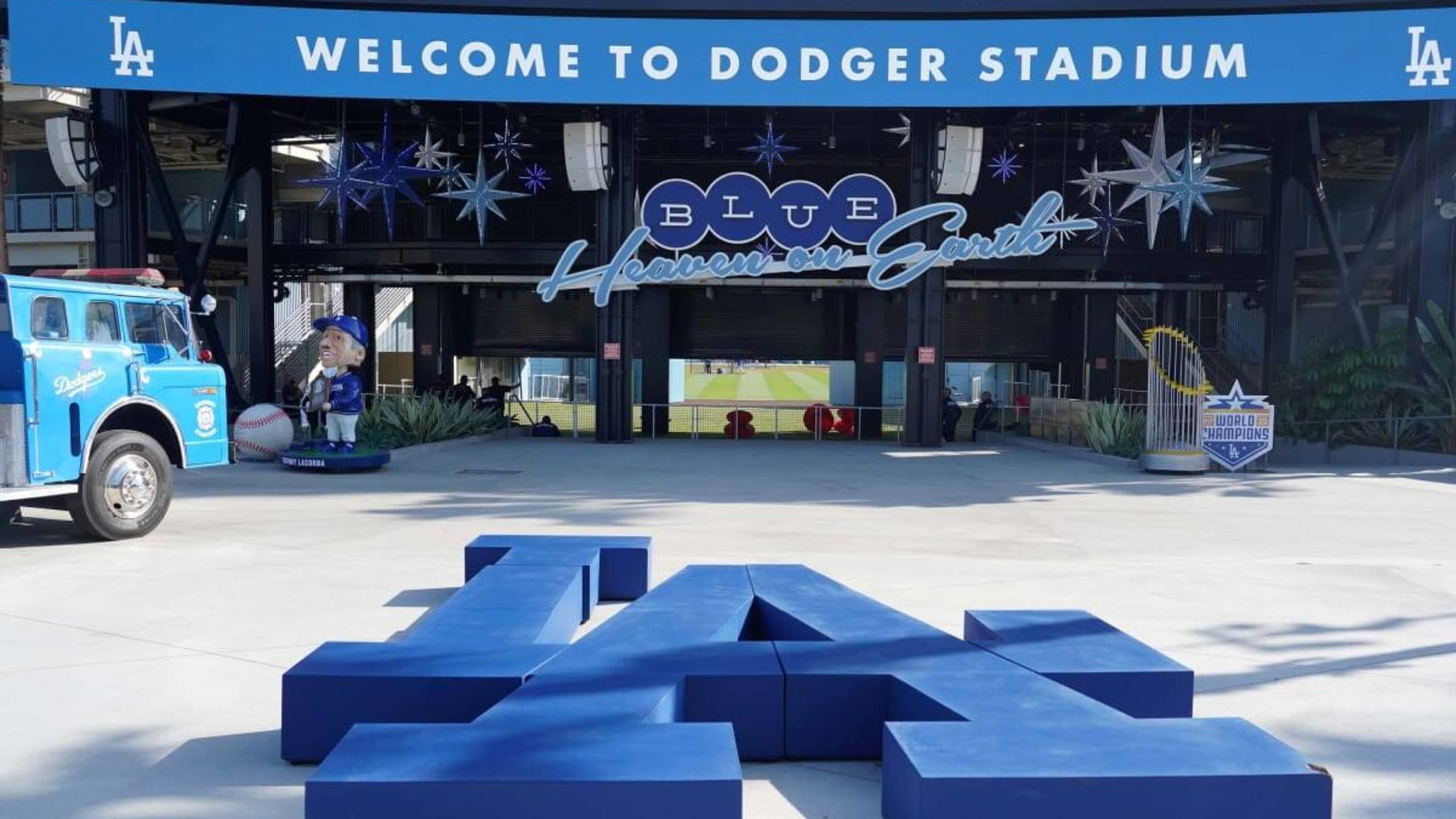 Fans flood Dodger Stadium for 2022 Home Opener; Treated to flyover, special  ceremony and a win - CBS Los Angeles