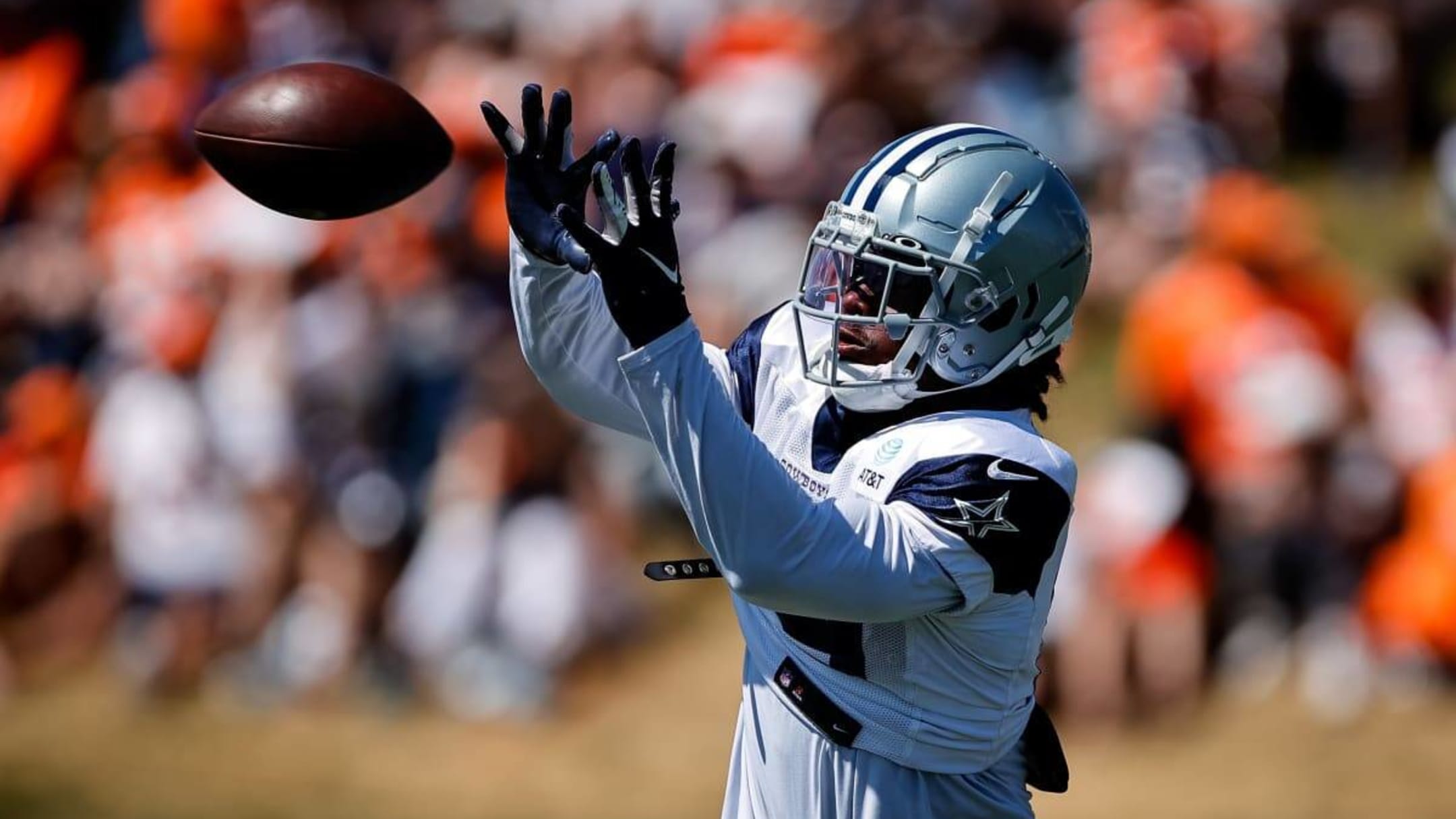 Ezekiel Elliott Appears To Accidentally Unveil Cowboys' Thanksgiving Helmets