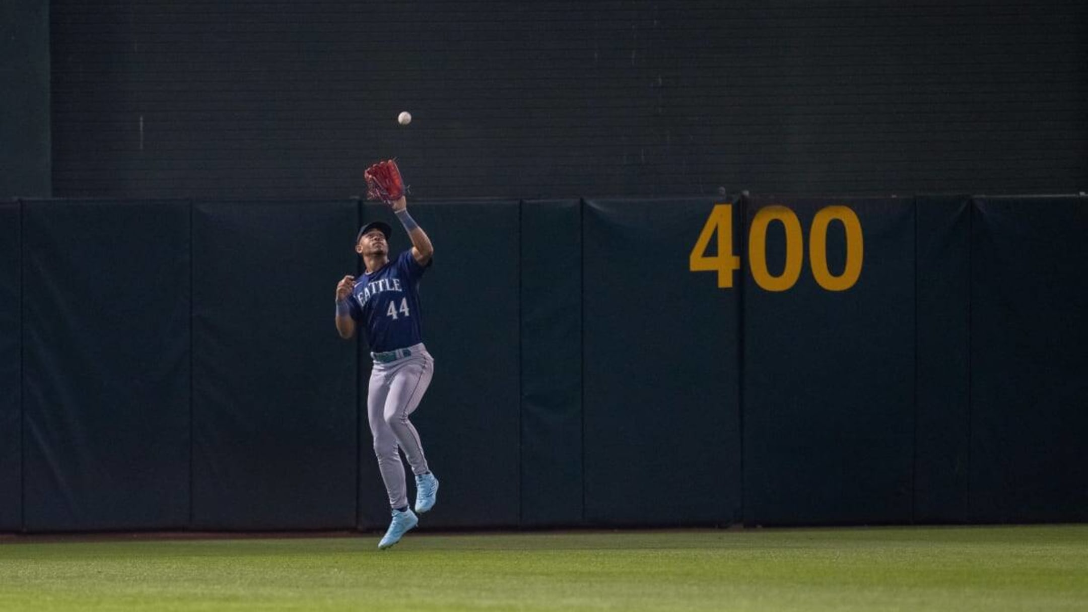 Mariners star Julio Rodriguez named Gold Glove finalist