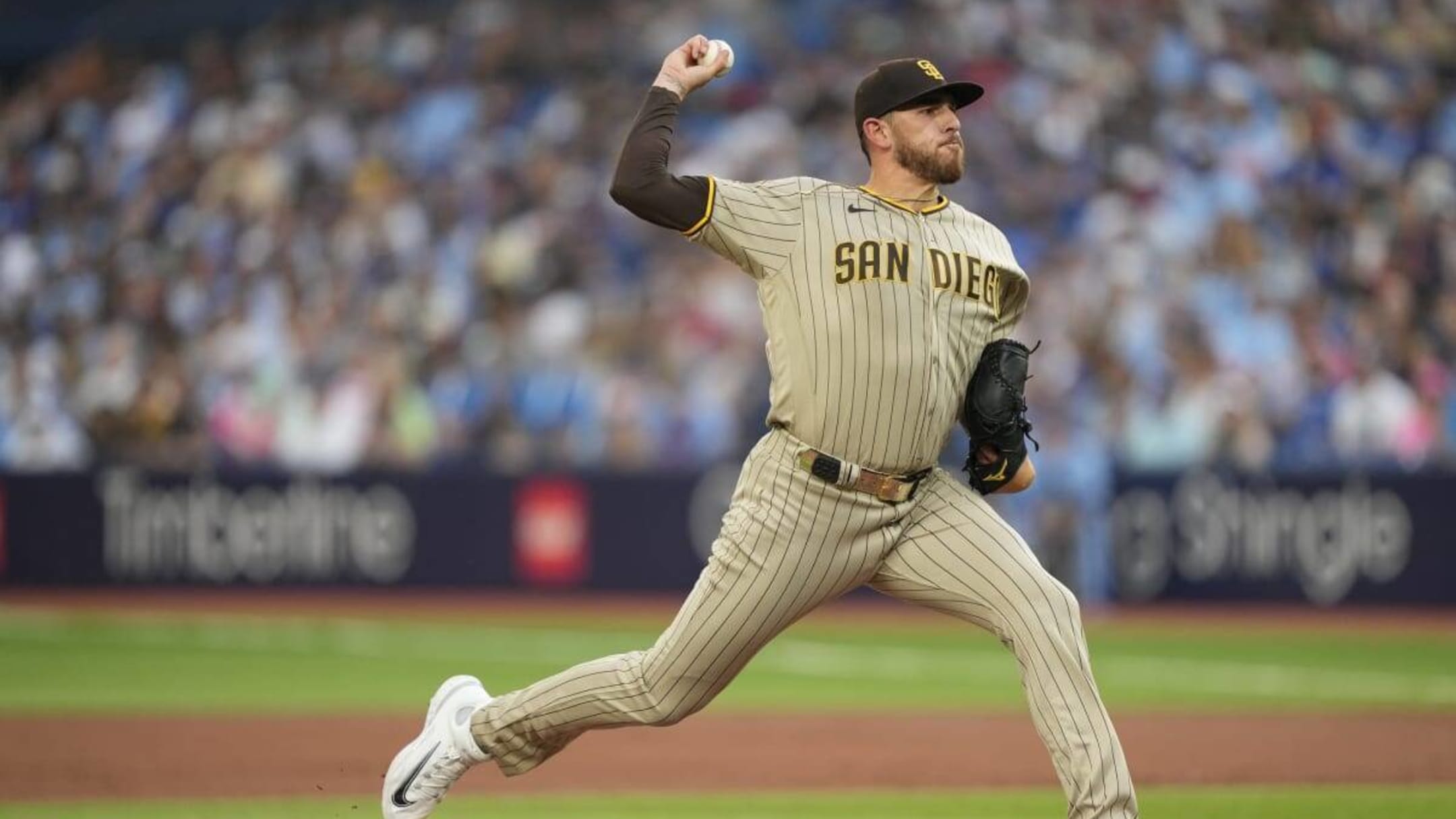 Padres pound Mariners 10-3