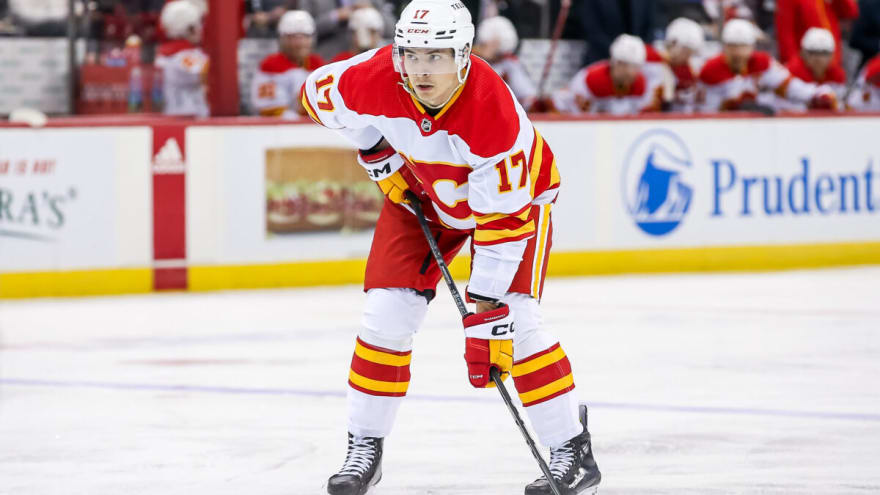 NHL Analyst Rips Into Flames Forward Sharangovich for Lack of Effort