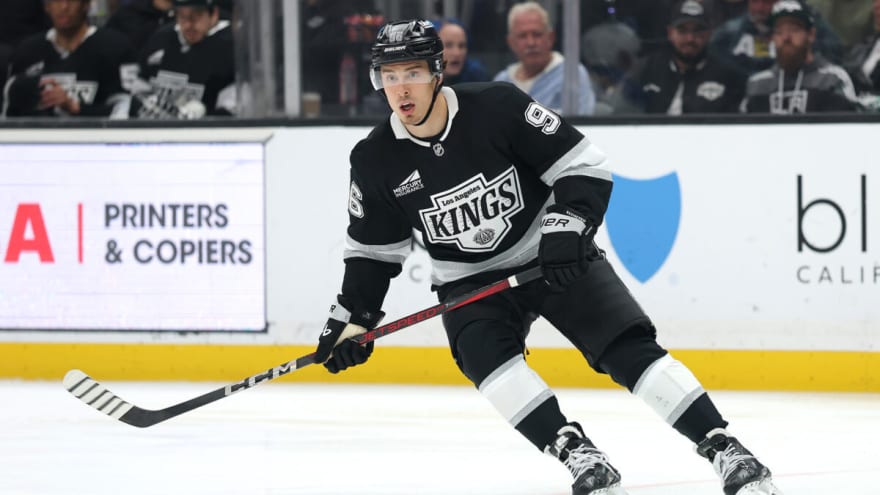 Los Angeles Kings Sign Andrei Kuzmenko to 1-Year Contract