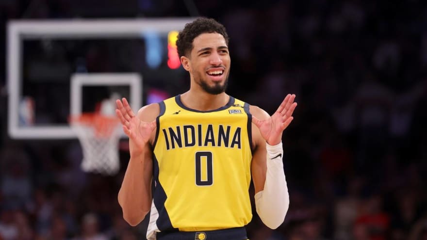 Tyrese Haliburton Wears Hoodie With Iconic Reggie Miller &#39;Choke&#39; Picture To Troll Knicks Fans