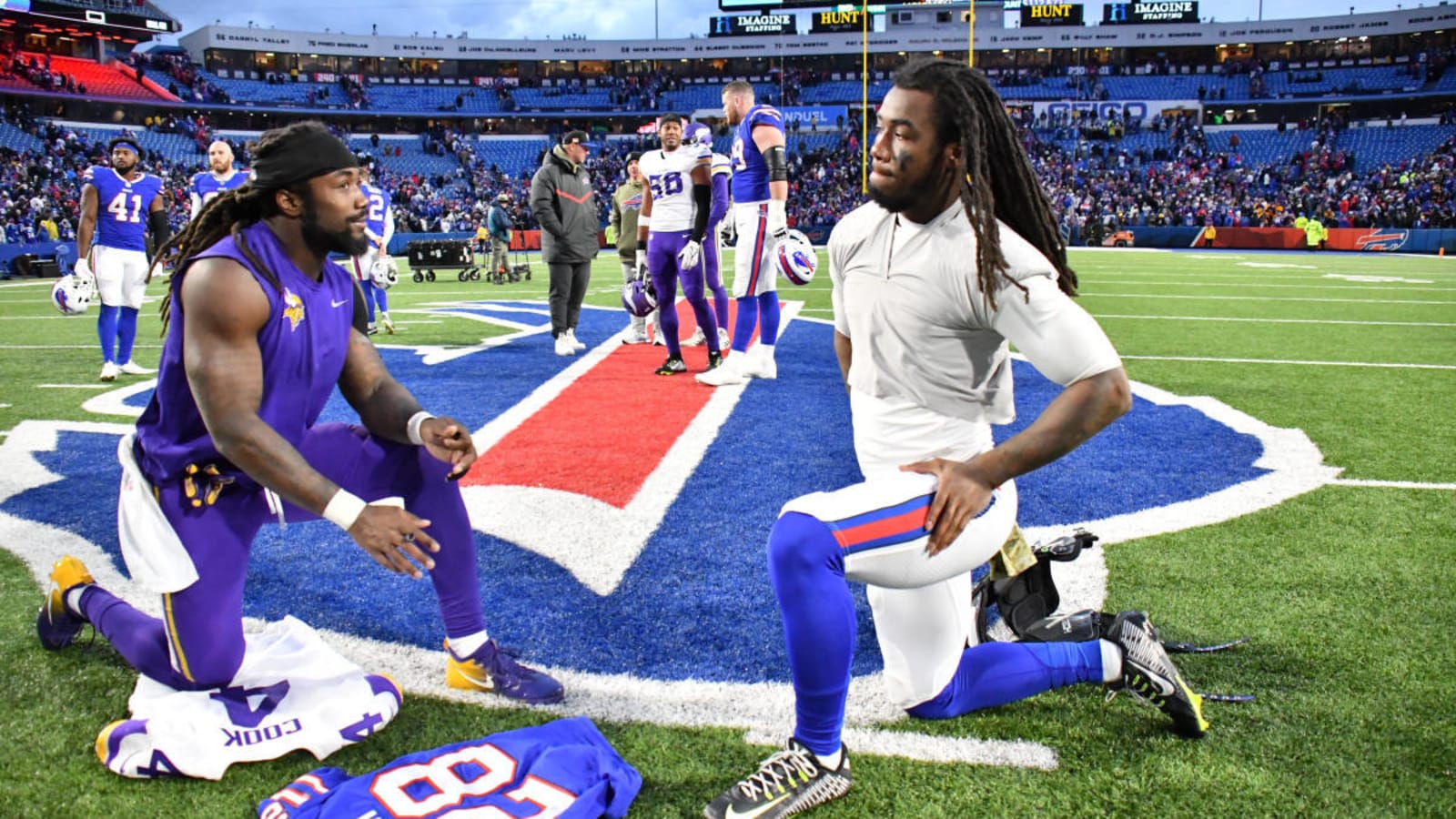 Should Bills Listen to Cowboys&#39; Dalvin Cook Contract Message?