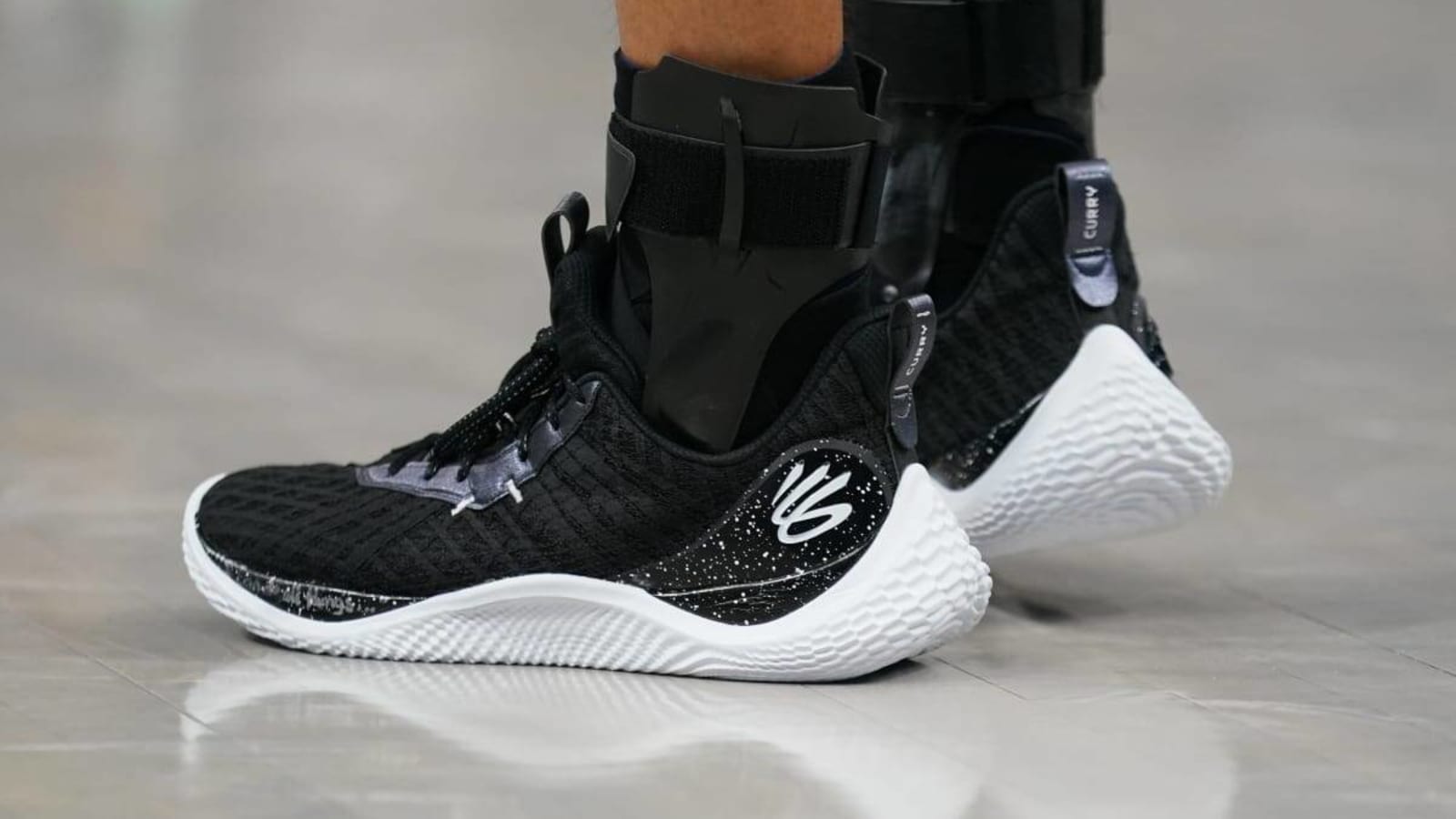 All Eyes on Stephen Curry&#39;s Shoes in First Game Back
